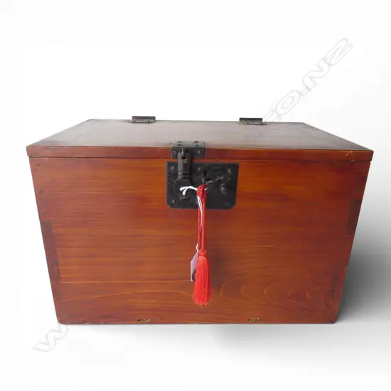 ORIENTAL WOODEN BOX 370x230x235mm