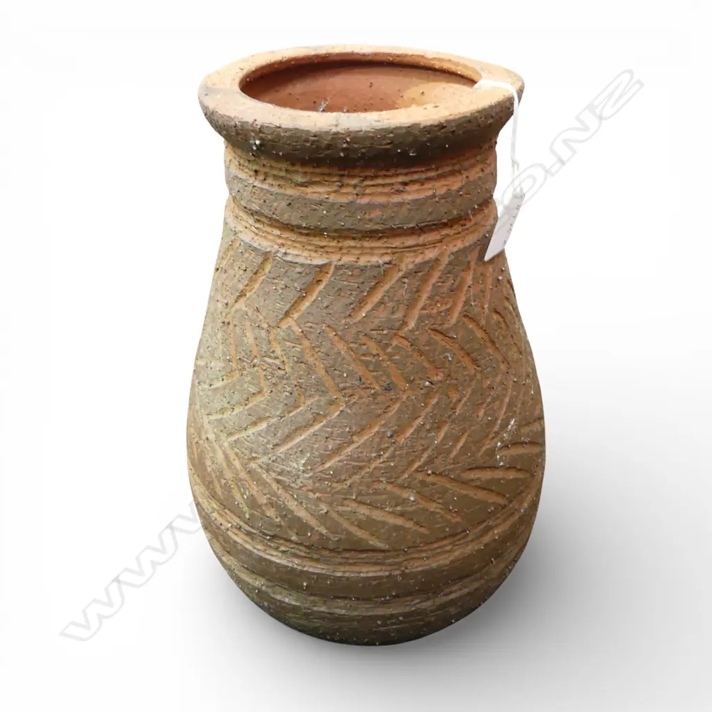 KEUM SUN LEE UNGLAZED FLOOR POT w incised band of angular detail, H.340mm Image 1++