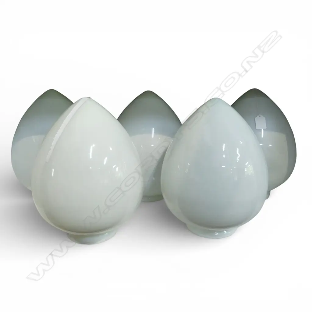 5 VINTAGE MILK GLASS LIGHT SHADES H.280mm Image 1++