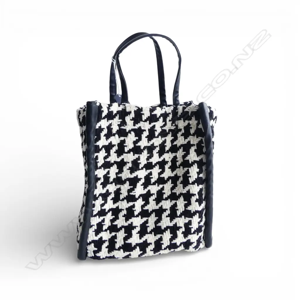 HOUNDSTOOTH BAG by KASTANE, 260 x 200mm Image 1++