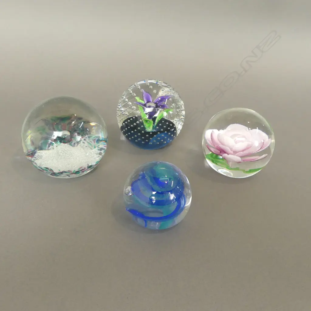 2 CAITHNESS ART GLASS PAPERWEIGHTS + SELKIRCK & OTHER Image 1++