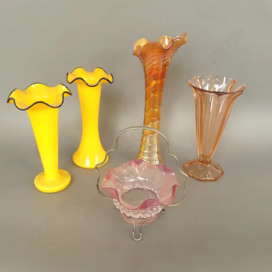 5 PCES VINTAGE ART GLASS