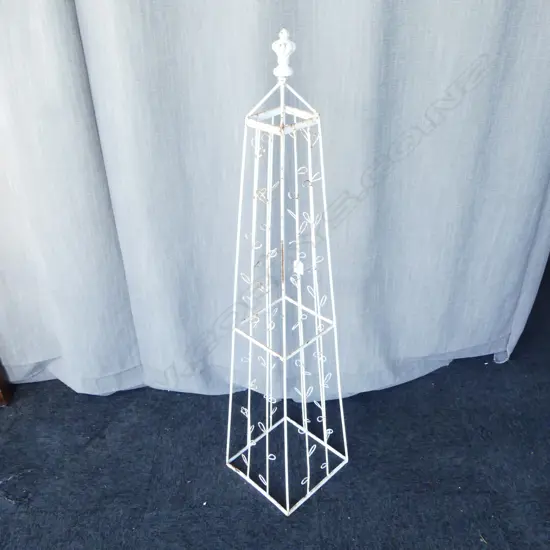 WHITE METAL GARDEN TRELLIS H.1250mm