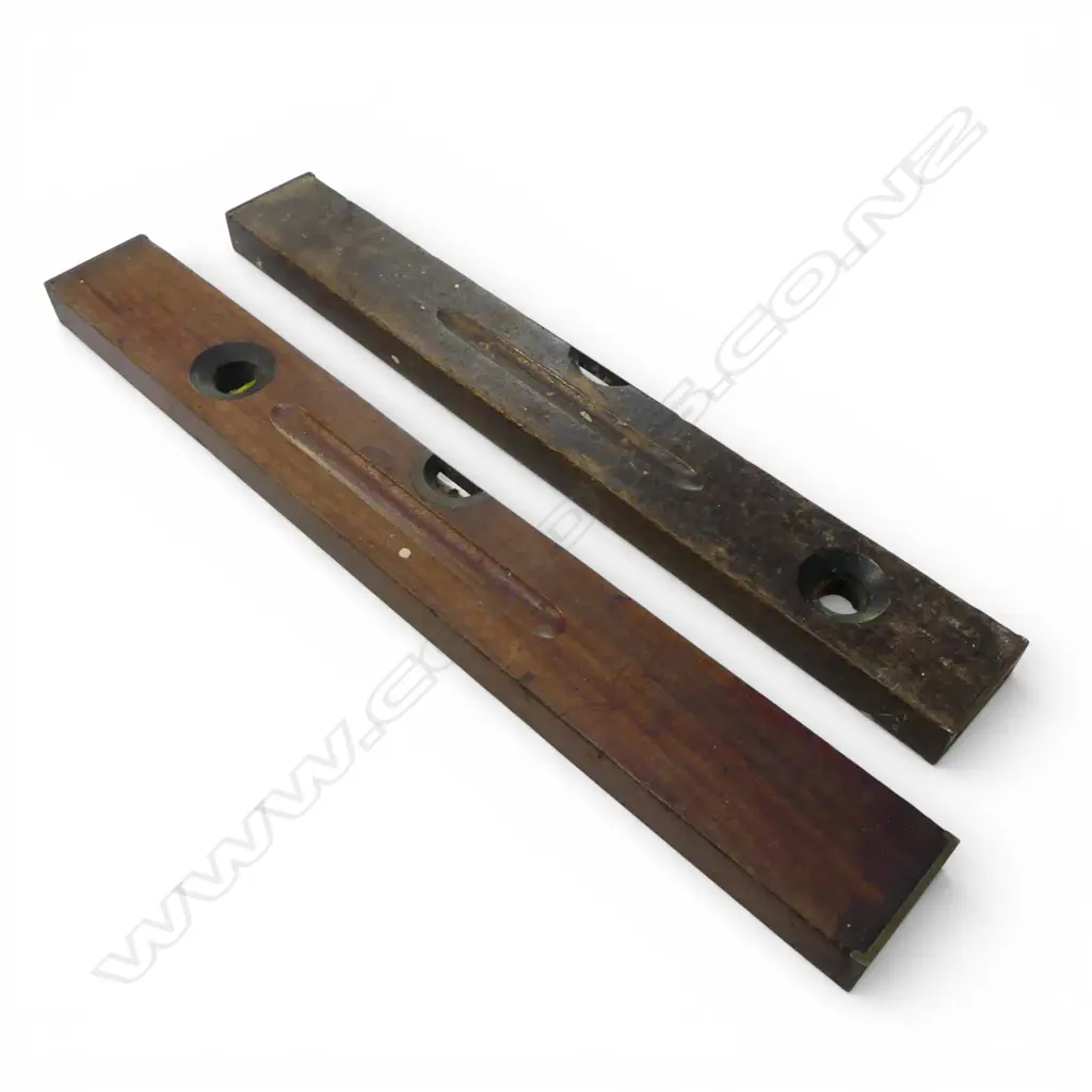 2 ANTIQUE LEVELS L.660/610mm Image 1++