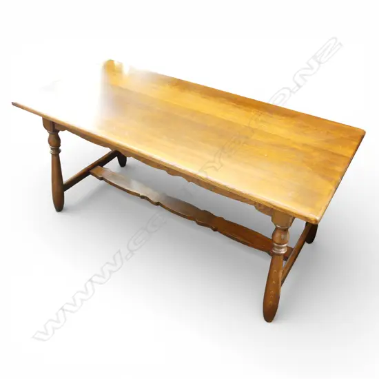 OAK COFFEE TABLE 1185x555x555mm