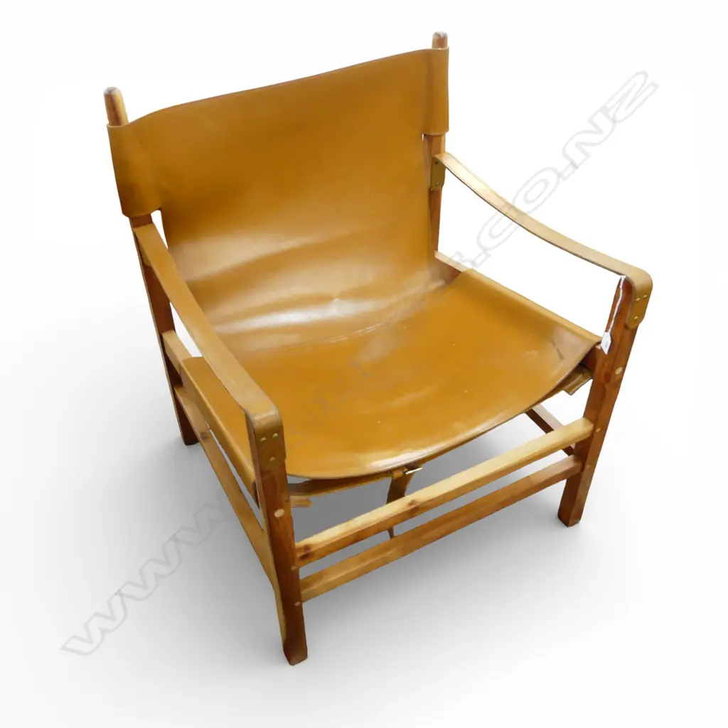 SLUNG LEATHER SAFARI STYLE CHAIR Image 1++