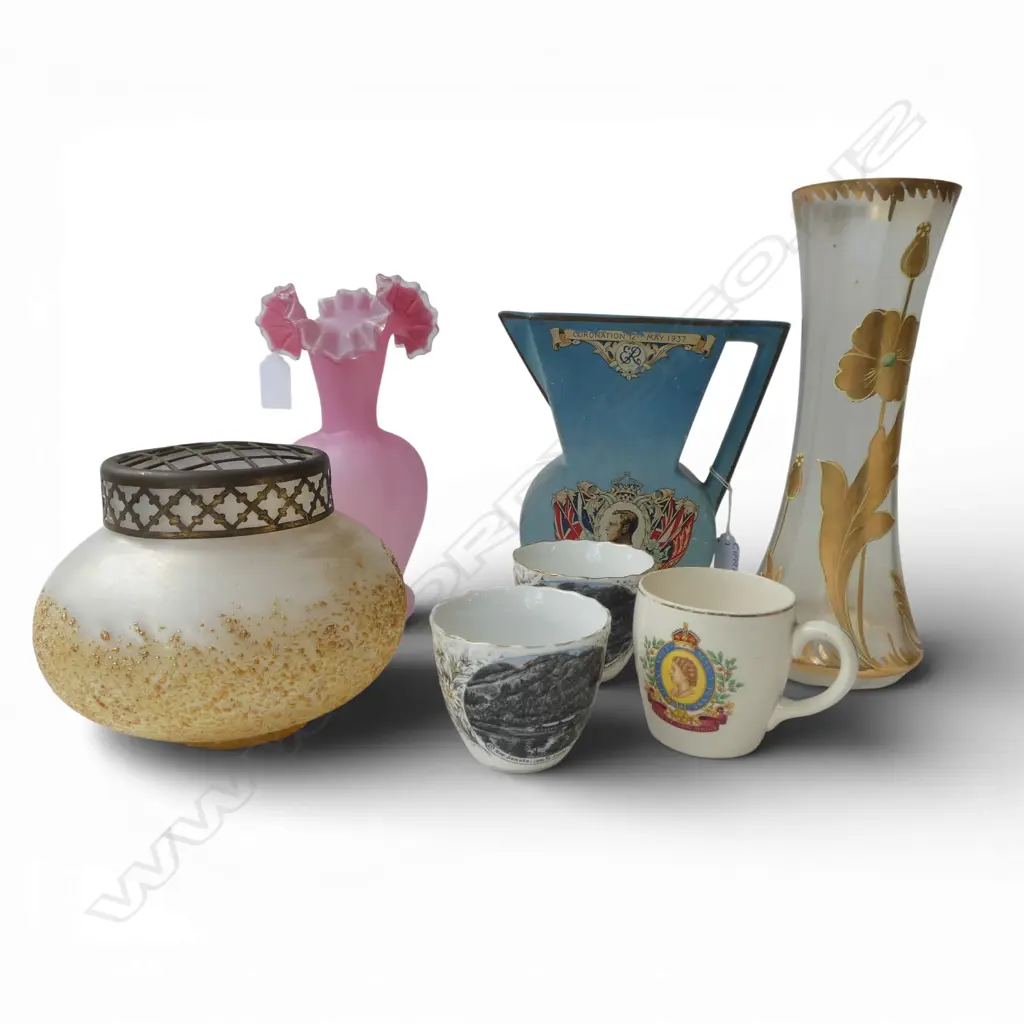 3 COLOURED GLASS VASES + DECO 1937 CORONATION JU, ERII N.Z. ROYAL VISIT CUP & 2 OTHERS Image 1++