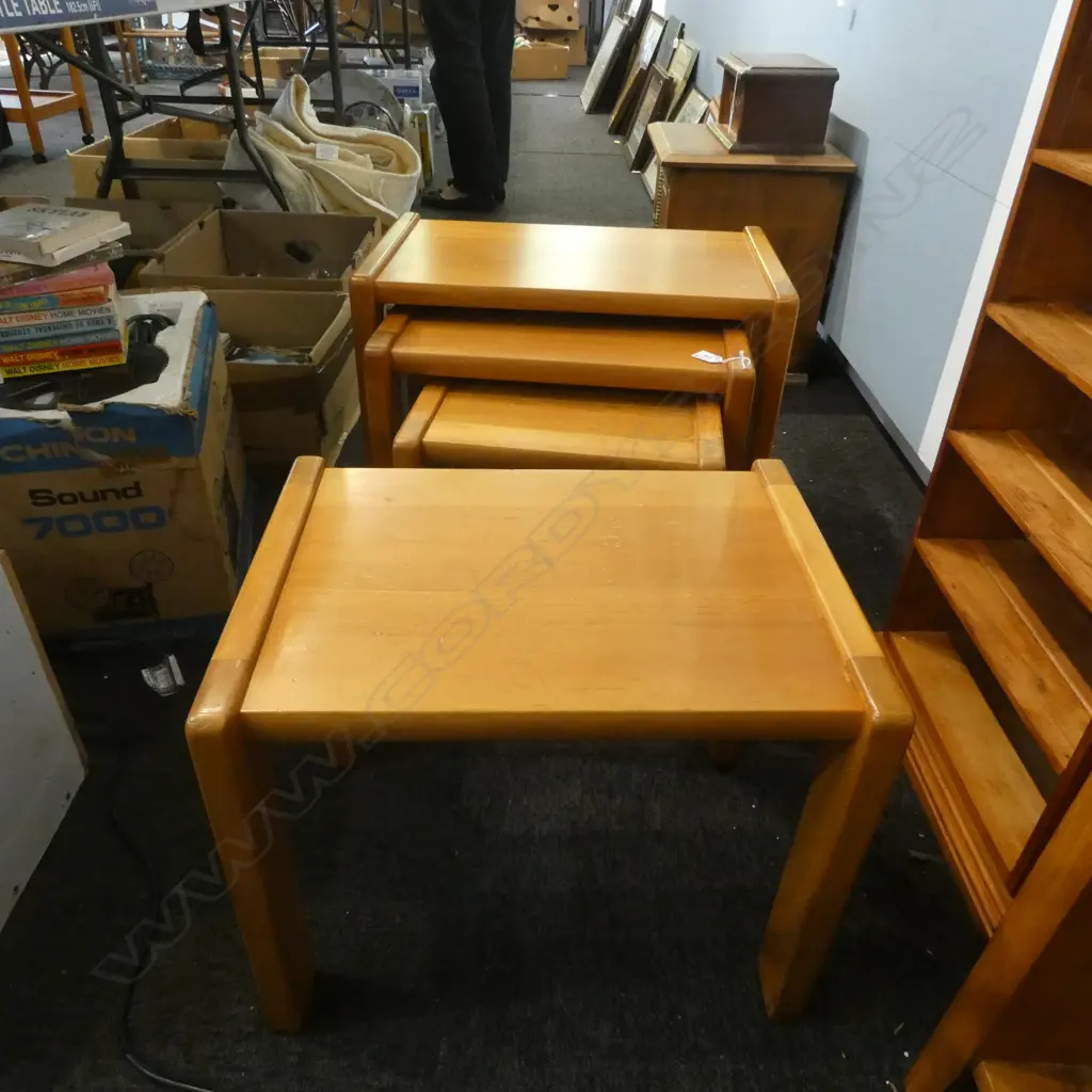 4 RIMU TABLES (3 NESTING + 1) W.580mm Image 1++