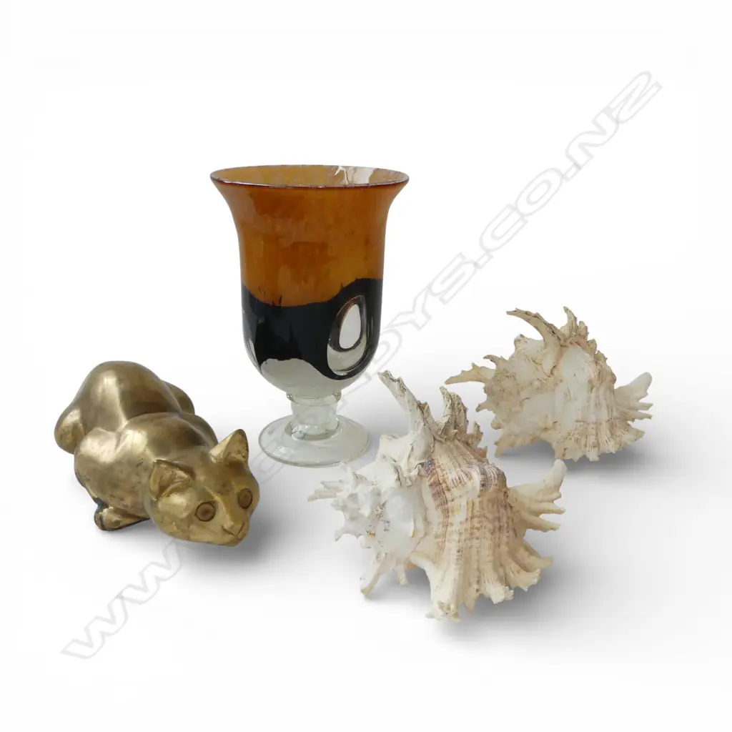 2 SHELLS, GLASS VASE H.260mm, BRASS CAT L.275mm Image 1++