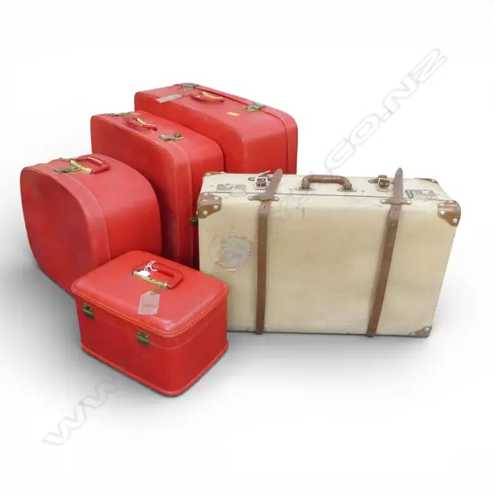 5 VINTAGE SUITCASES; 4 RED 'REGAL' + 1 OTHER W.660mm