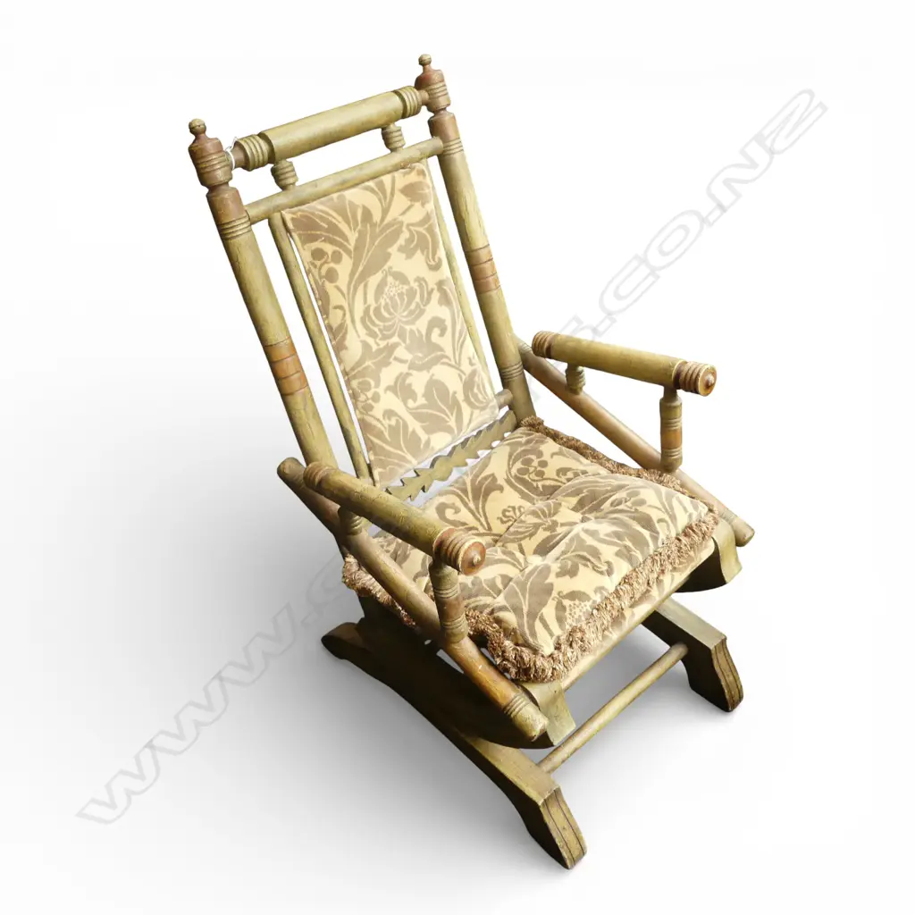 VINTAGE ROCKING CHAIR Image 1++