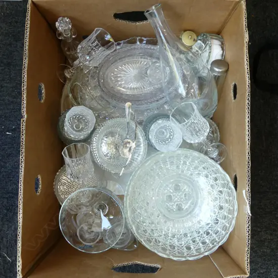 LG QTY OF CRYSTAL/GLASS WARE