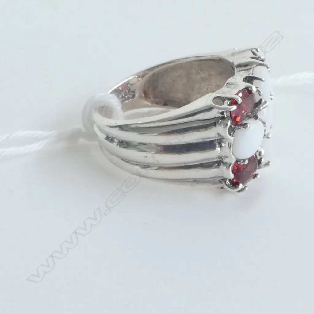 SILVER OPAL & GARNET RING size M Image 1++