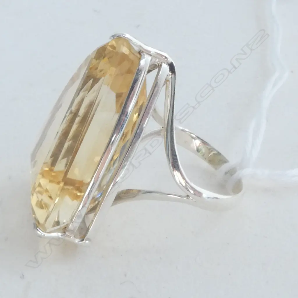 VERY LRG SILVER & CITRINE RING, L.30mm SIZE Q Image 1++