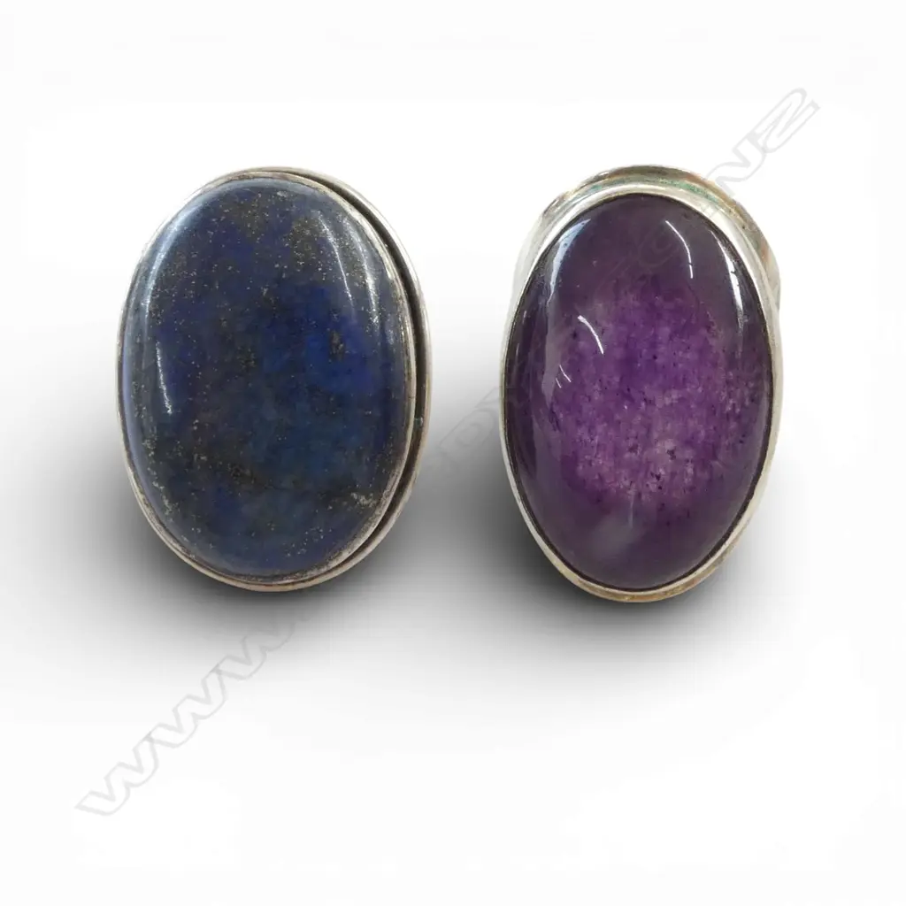 2 LARGE VINTAGE DESIGNER & GEM SET RINGS: amethyst size T + lapis lazuli size N? Image 1++