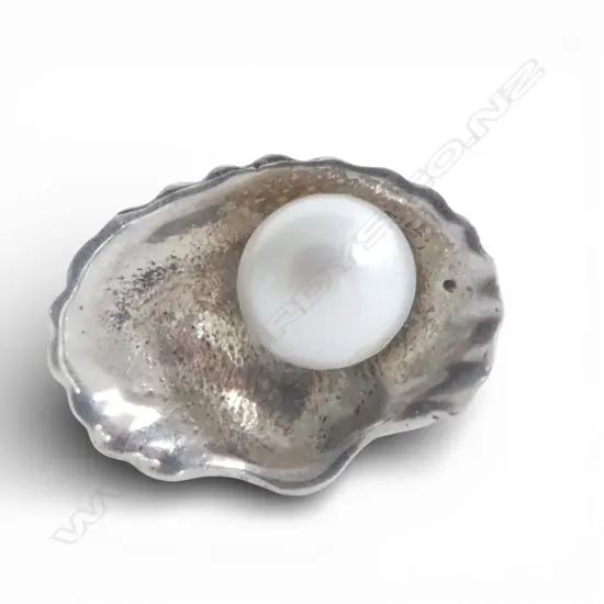 STG SILVER PEARL & SCALLOP SHELL RING  SIZE P-Q
