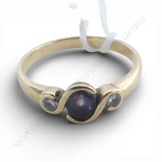 9ct GOLD GOLD, DIAMOND & TANZANITE 2.08gms size N1/2 Stone showing wear