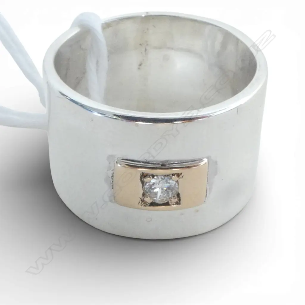 Handmade STERLING & 9ct WIDE RING TDW. 0.10CT. 9.6gms. SIZE O as new Image 1++