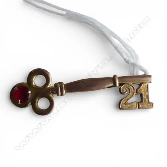 9ct 21 KEY w RED STONE chipped 2gm