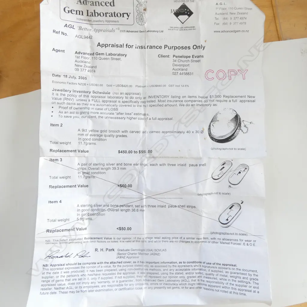 9ct YELLOW GOLD CARVED CAMEO BROOCH 11.55gms Image 1++