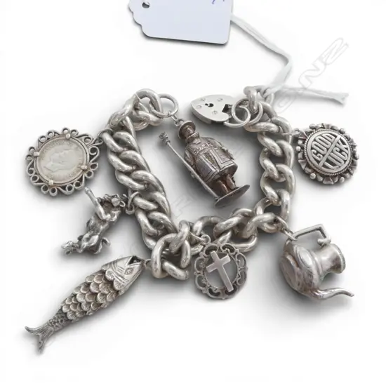 LGE VINTAGE CURB LINK SILVER CHARM BRACELET 85gms