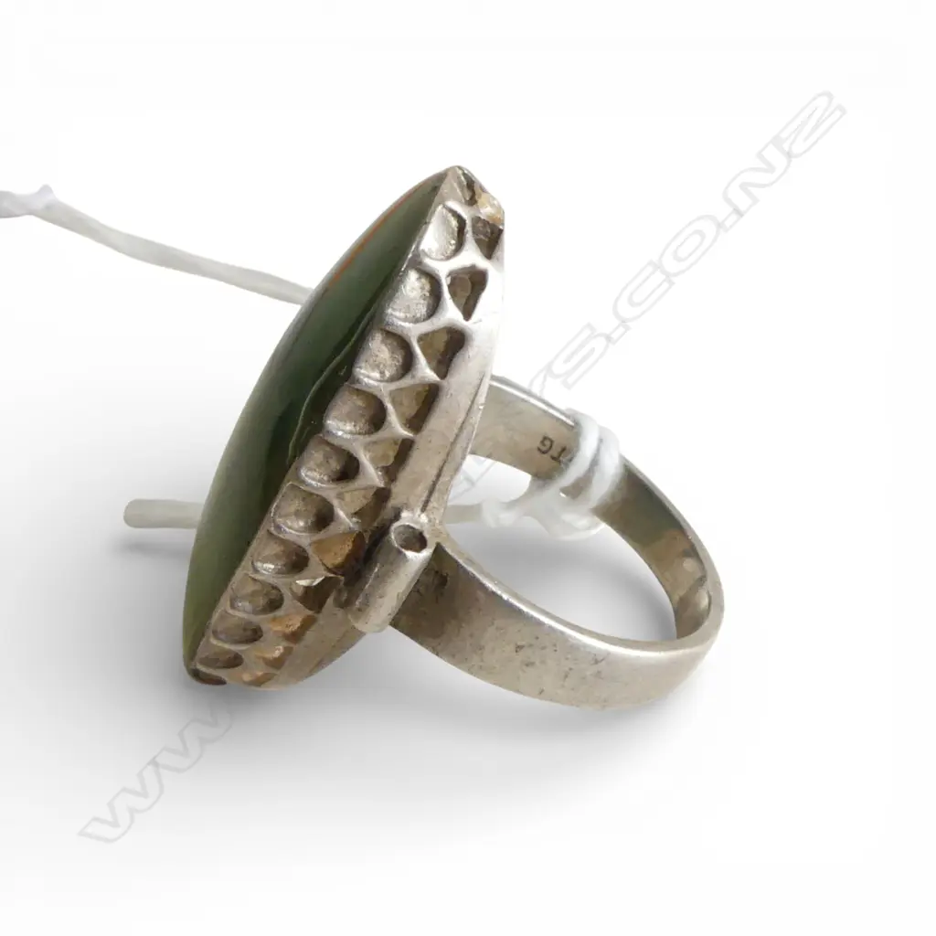 LGE VINTAGE SILVER & POUNAMU DRESS RING SIZE Q1/2 Image 1++