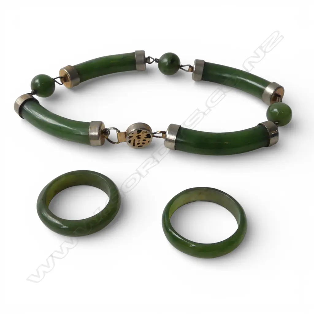 GREEN STONE BRACELET + 2 RINGS Image 1++