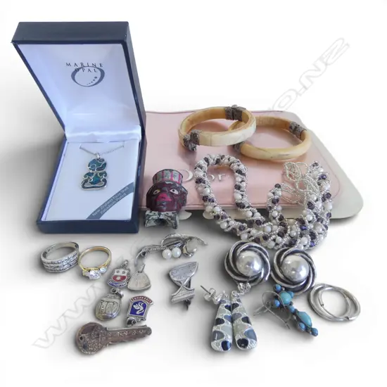 ASST. JEWELLERY INCL. STG SILVER 19gms 