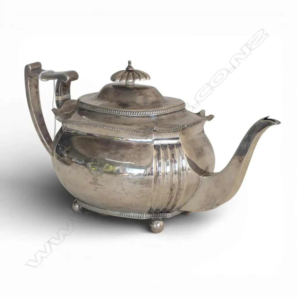 GEORGE III SILVER TEAPOT London 1811 by Stephen Adams II. 663gms   Image 1++