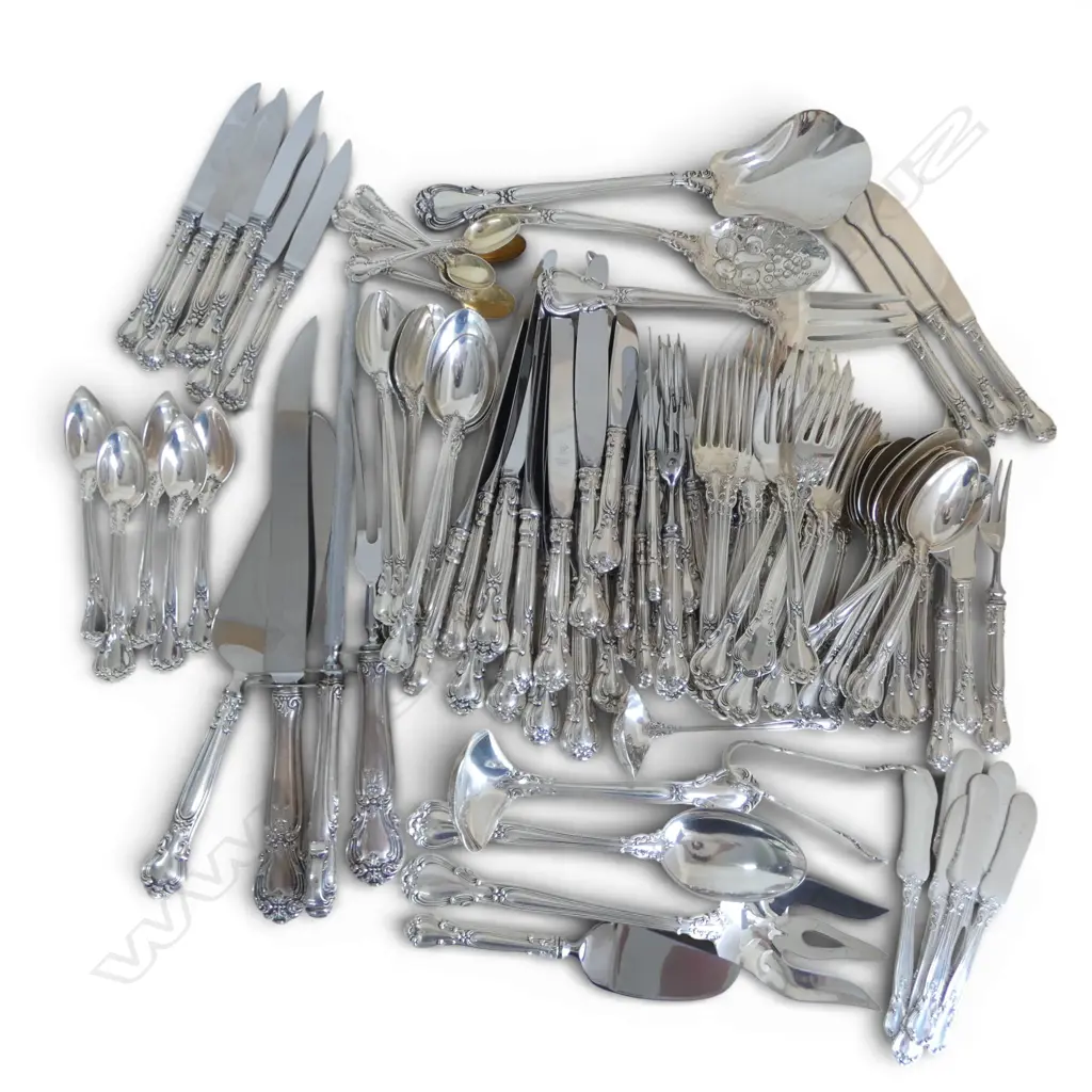 110 PCE GORHAM AMERICAN STG SILVER 'CHANTILLY' PATTERN 6 PLACE CUTLERY SET W. EXTRAS; 75 full silver pces weighing 3 Image 1++