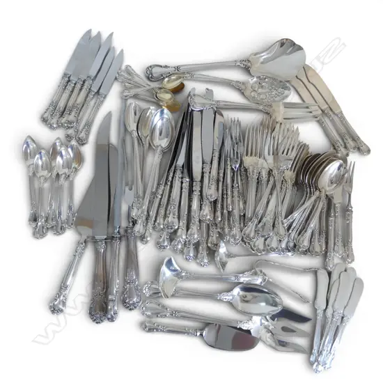 110 PCE GORHAM AMERICAN STG SILVER 'CHANTILLY' PATTERN 6 PLACE CUTLERY SET W. EXTRAS; 75 full silver pces weighing 3
