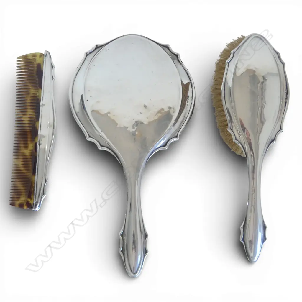 3 PCES STG SILVER VANITY SET, WILLIAM DAVENPORT, BIRMINGHAM 1916; COMB ITSELF IS NOT ORIGINAL Image 1++