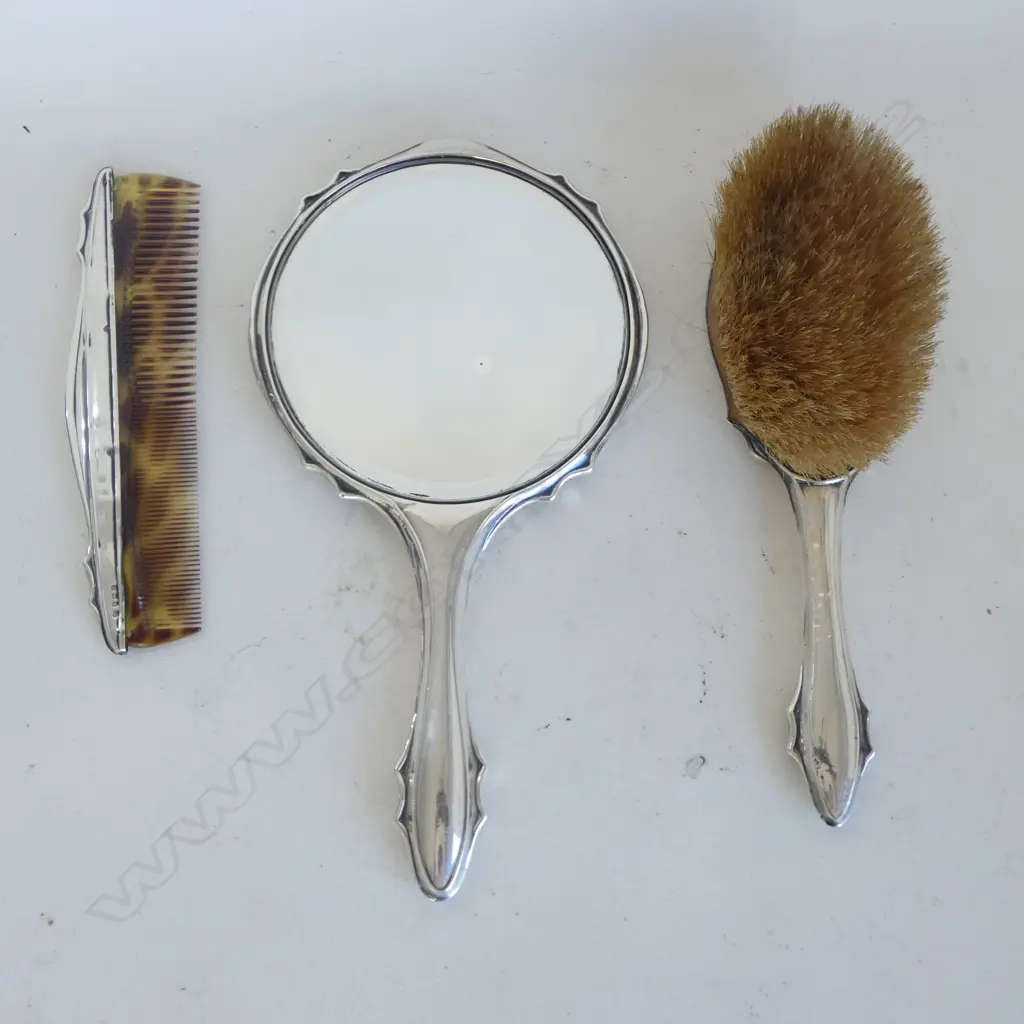 3 PCES STG SILVER VANITY SET, WILLIAM DAVENPORT, BIRMINGHAM 1916; COMB ITSELF IS NOT ORIGINAL Image 1++