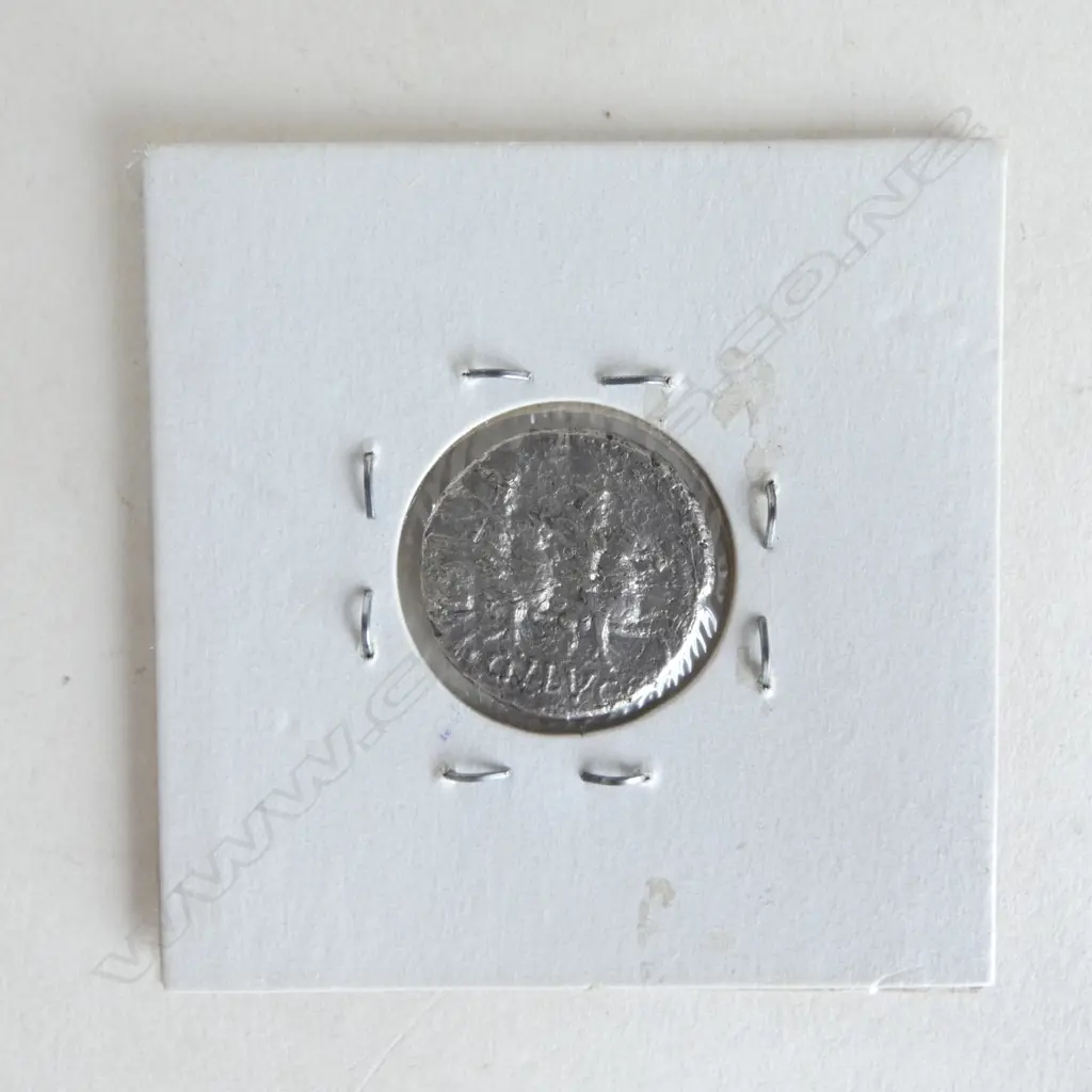 ROMAN COIN. DENARIUS LUCRETIUS 136 BC 17mm dia Image 1++