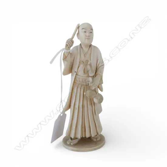 JAPANESE IVORY FIGURE; MAN w. SWORD & GOURD BOTTLE H.125mm