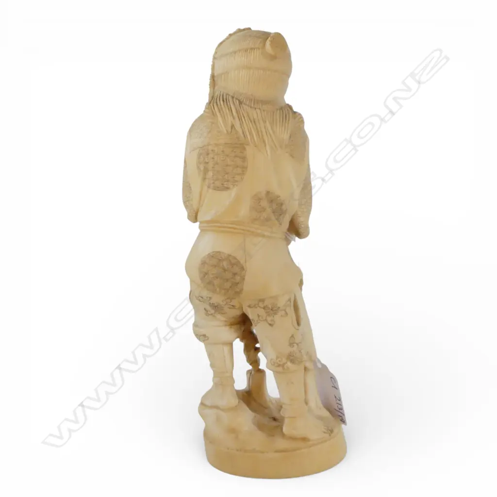 JAPANESE IVORY FIGURE; MAN w. GUN H.200mm Image 1++