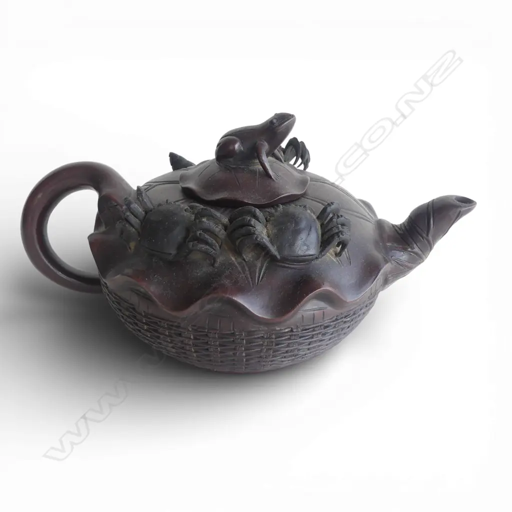 LG ORIENTAL YIXING WARE TEAPOT DECORATED w. CRABS L.350mm Image 1++