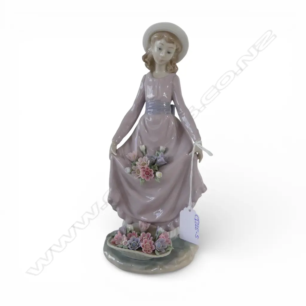 LLADRO FIGURINE FLOWER BASKET H.250mm Image 1++