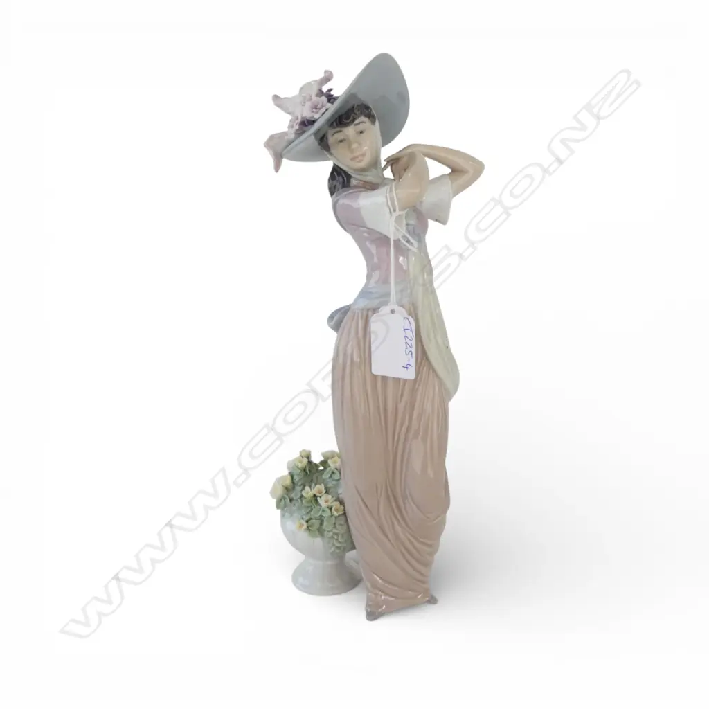 LLADRO FIGURINE PARIS IN BLOOM H.300mm Image 1++