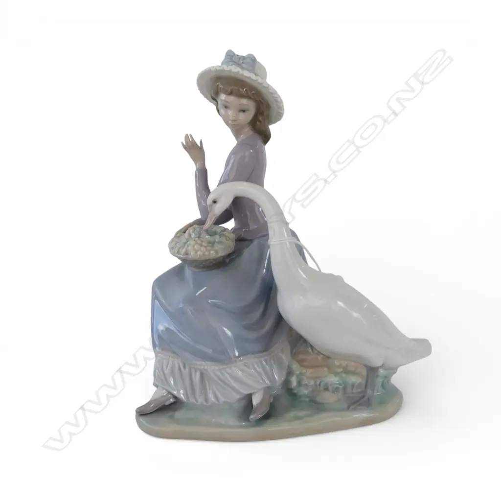 LLADRO FIGURINE LADY & SWAN H.230mm Image 1++