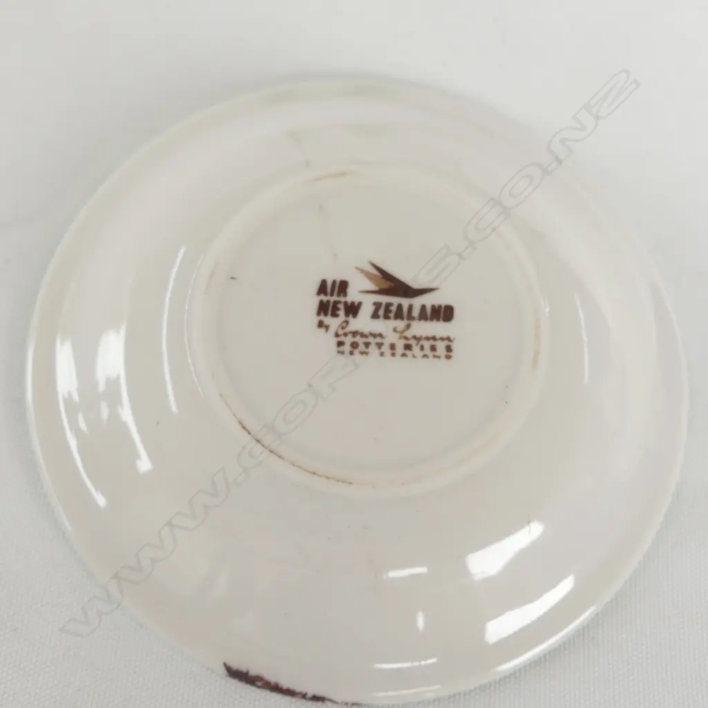 CROWN LYNN AIR NZ SALT & PEPPER + DISH 80mm dia MAORI DESIGN Image 1++