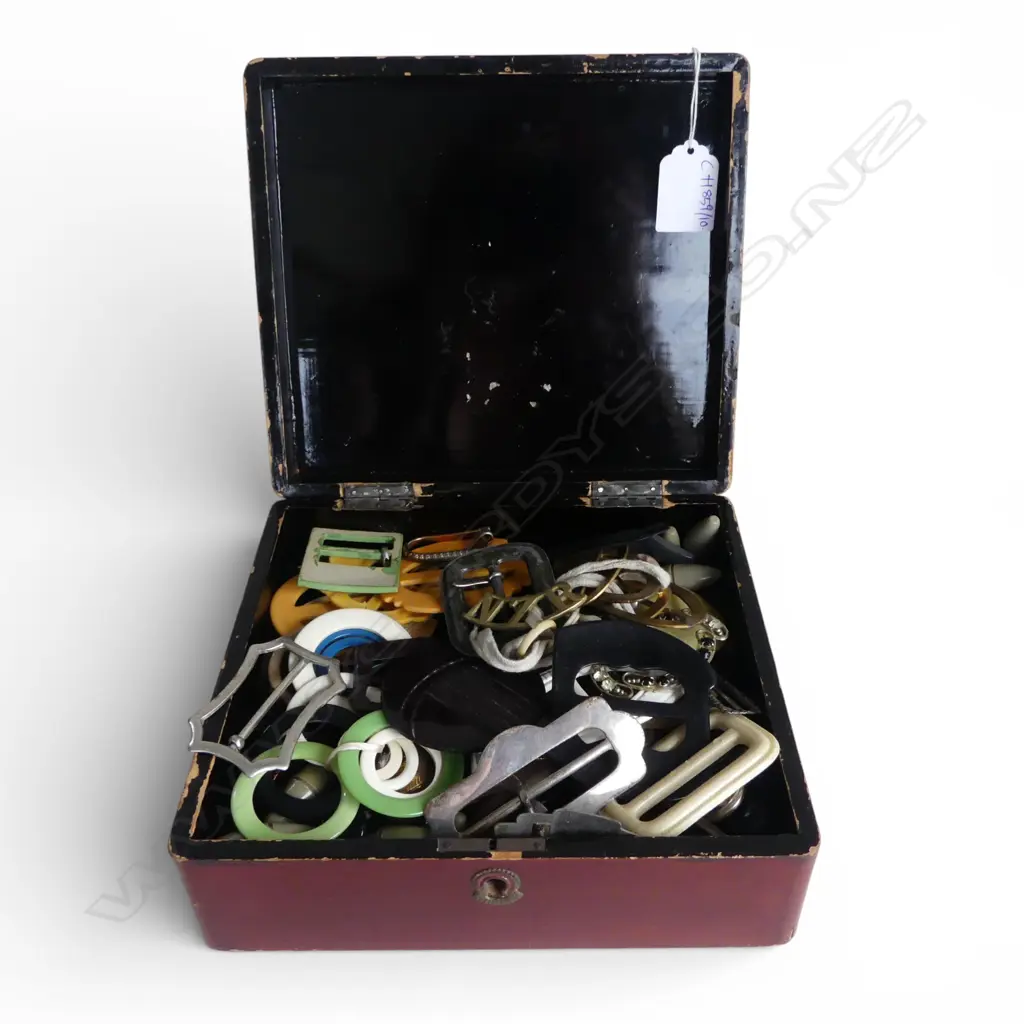 ORIENTAL BOX w. ASST. VINTAGE BUTTONS & BUCKLES Image 1++