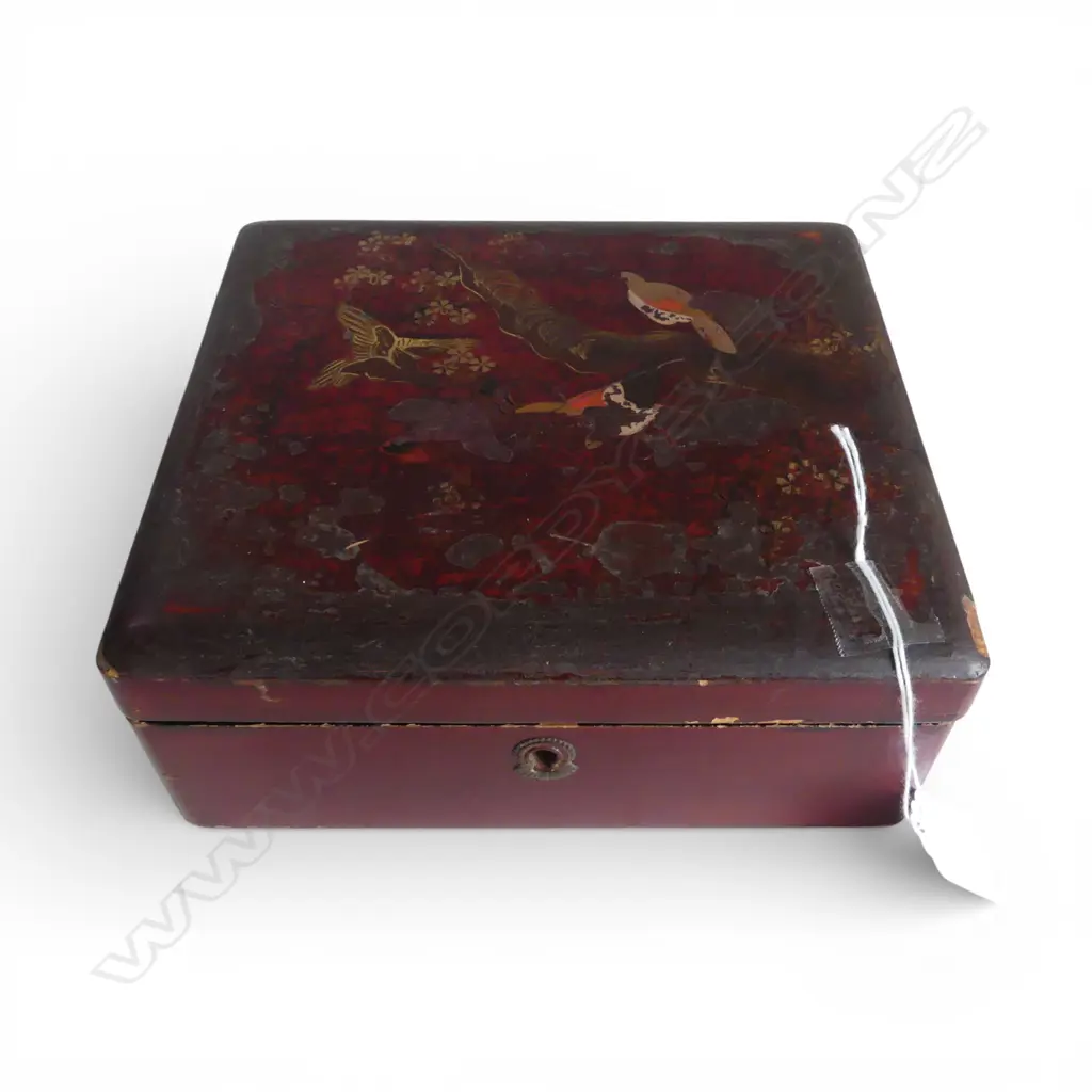 ORIENTAL BOX w. ASST. VINTAGE BUTTONS & BUCKLES Image 1++