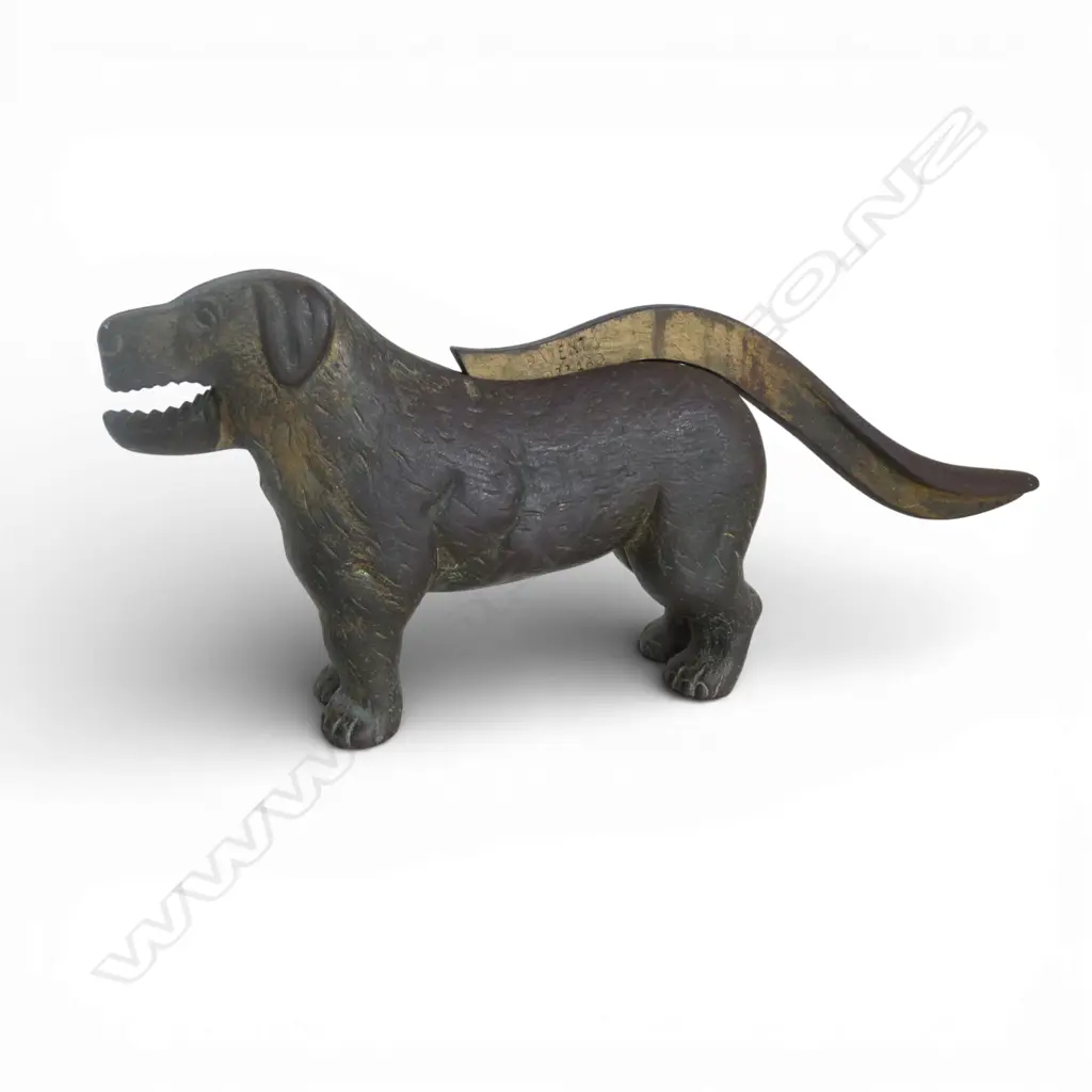 ANTIQUE LGE DOG BRONZED WHITE METAL NUT CRACKER later nut fixing Image 1++