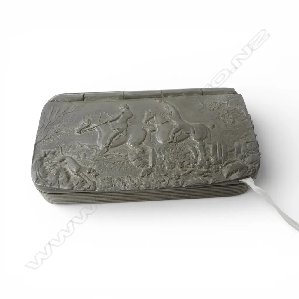 London 'Cornish Pewter'  snuff box hunting scene to lid Image 1++