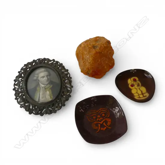 KAURI GUM NUGGET + 2 vintage enamelled DISHES + CAPT. cook mini engraving print