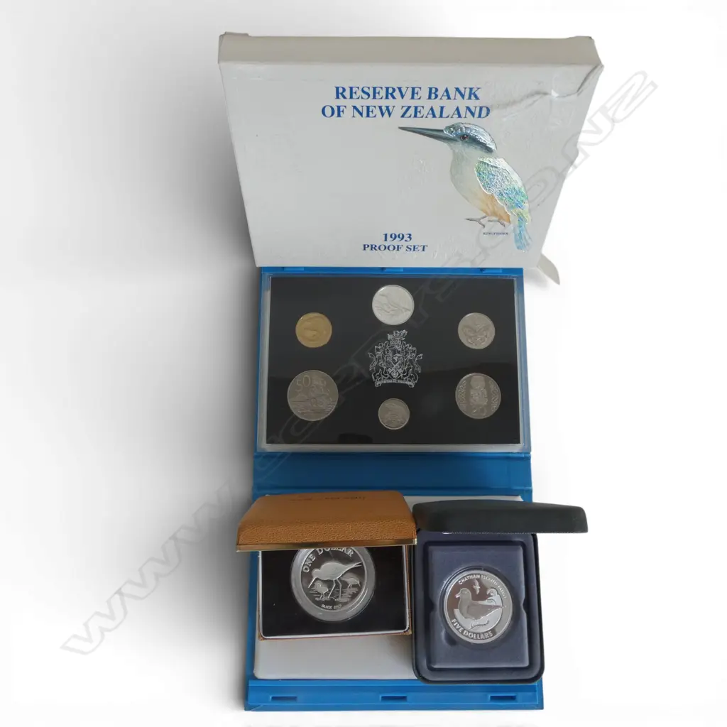 1993 KINGFISHER PROOF SET .925 $2 COIN 10gms + 1985 $1 BLACK STILT .925 COIN 27gms + 2004 $5 TAIKO .925 COIN 28.28gms Image 1++