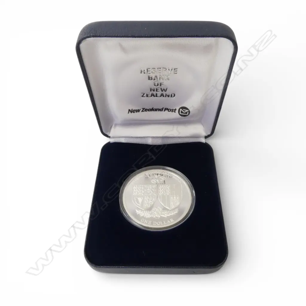 N.Z. 2007 QE II DIAMOND WEDDING ANN. $1 .999 SILVER PROOF COIN 31.10gms Image 1++