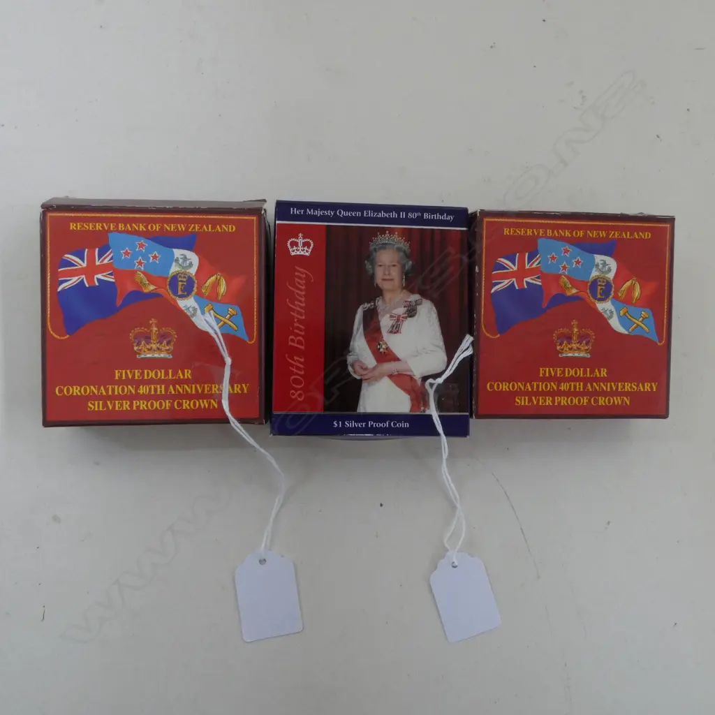 2 N.Z. 40th ANN. CORO. $5 .925 SILVER PROOF COINS 54.44gms + 2006 QE II 80th BIRTHDAY $1 .999 SILVER PROOF COIN 31.10gms Image 1++