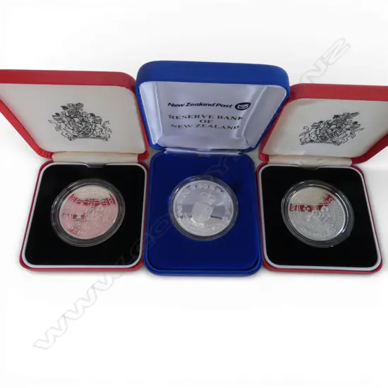2 N.Z. 40th ANN. CORO. $5 .925 SILVER PROOF COINS 54.44gms + 2006 QE II 80th BIRTHDAY $1 .999 SILVER PROOF COIN 31.10gms